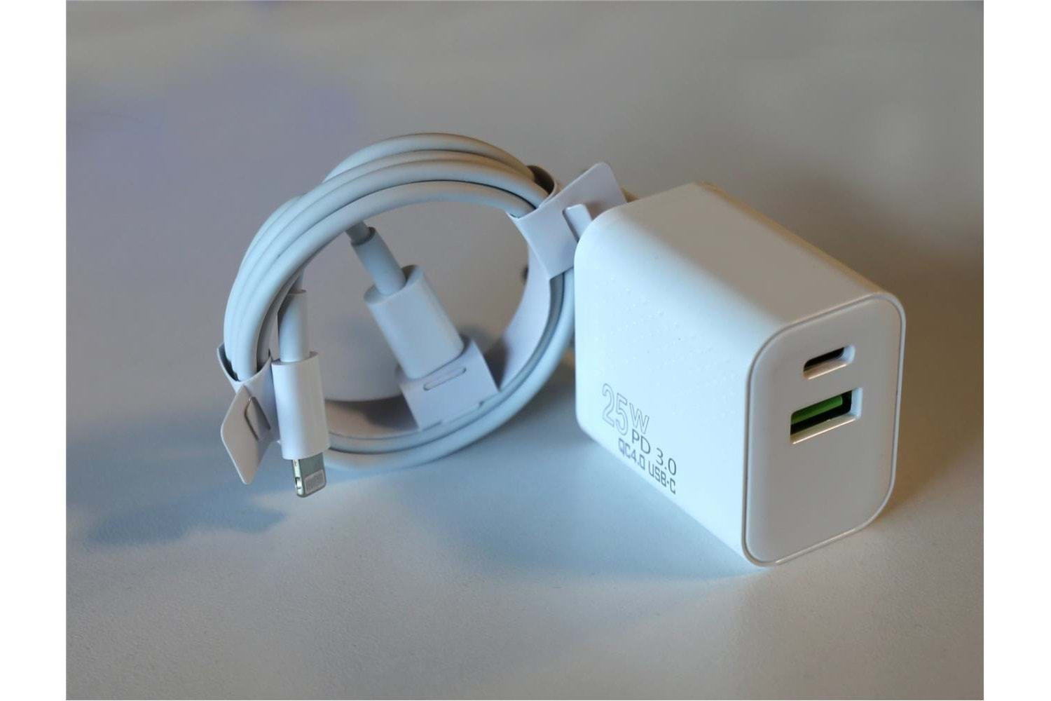 Elba ELB05-PD-25WIOS Beyaz 25W Usb-c Ev Şarj Kafa+1mt Type-c To Lightnıng Kablo PD3.0-QC4.0 Hızlı Ş