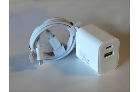 Elba ELB05-PD-25WIOS Beyaz 25W Usb-c Ev Şarj Kafa+1mt Type-c To Lightnıng Kablo PD3.0-QC4.0 Hızlı Ş