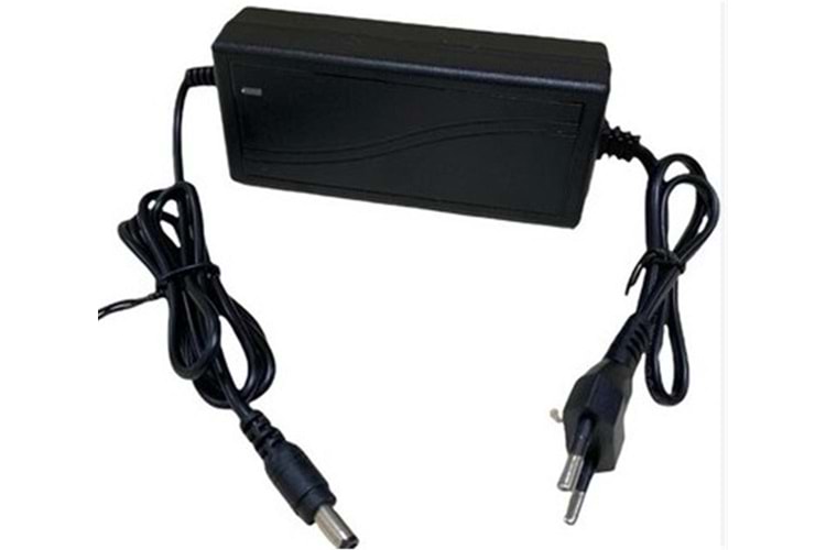 Expotech AD-1205 12V 5 Amper Plastik Adaptör